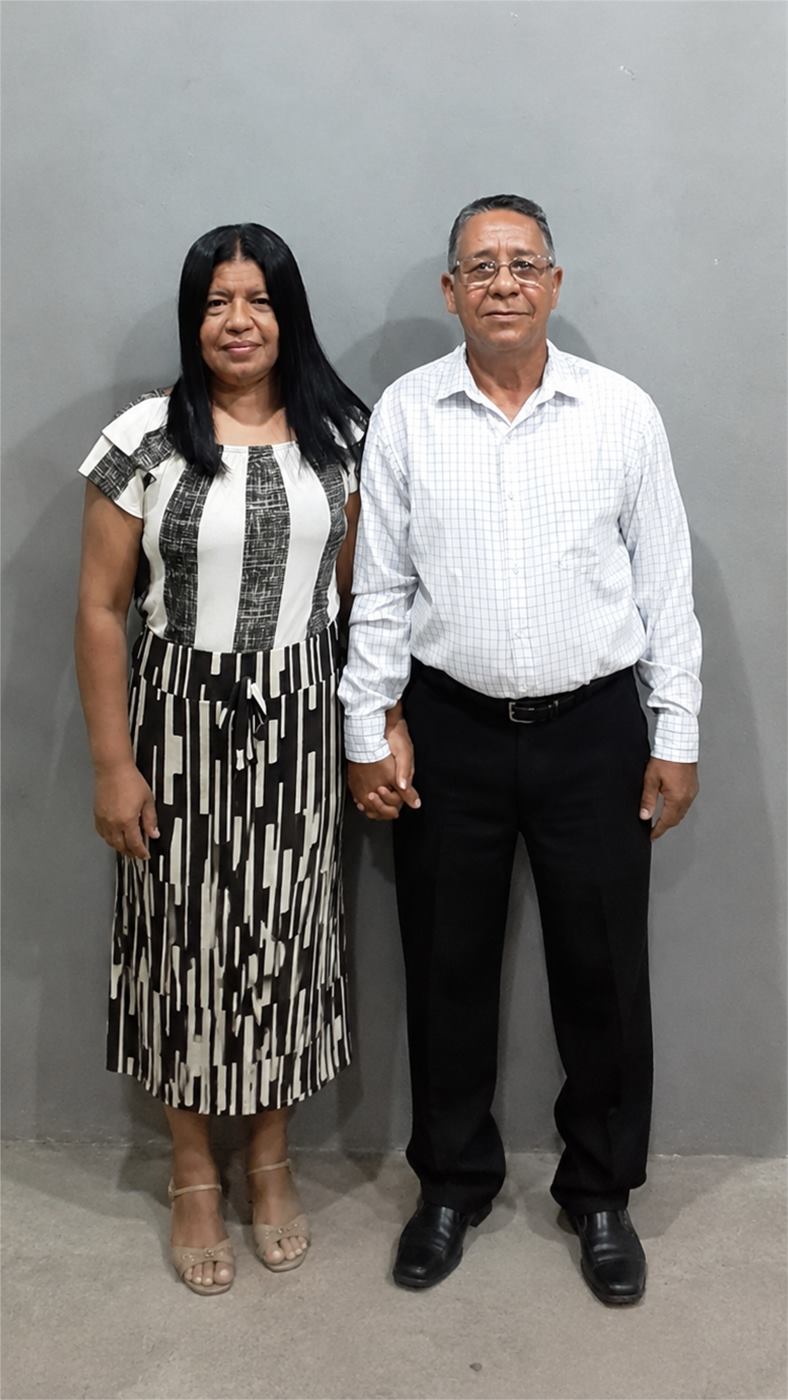 Pastor José Nelson e Pastora Luciane — Igreja Família Hazel em Anchieta/ES